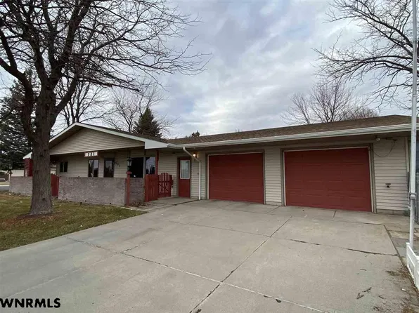 721 W 33rd St, Scottsbluff, NE 69361