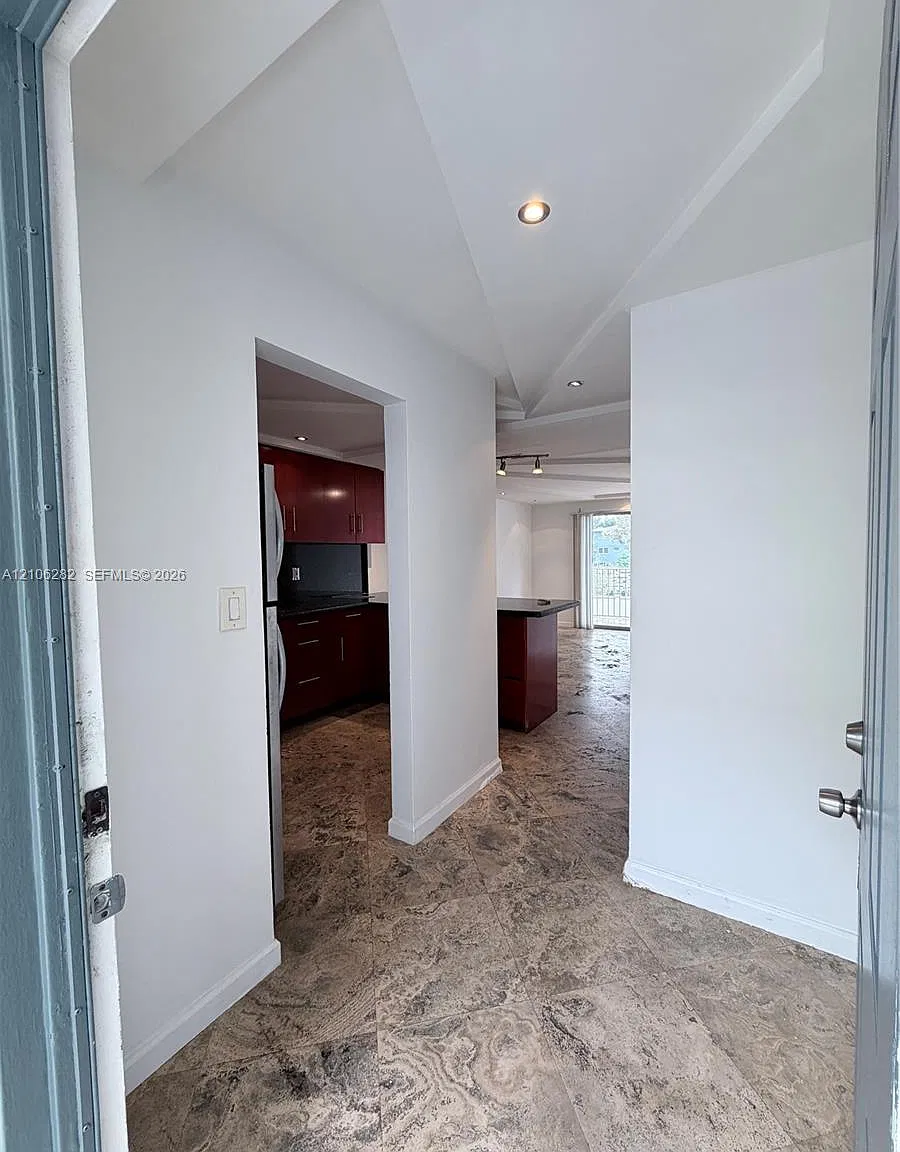 Biscayne Cove Condo — Photo 3