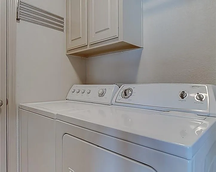 5009 Holliday Dr — Photo 32