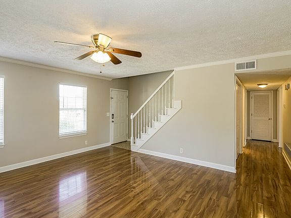 4th image of 2927 Islington Dr
