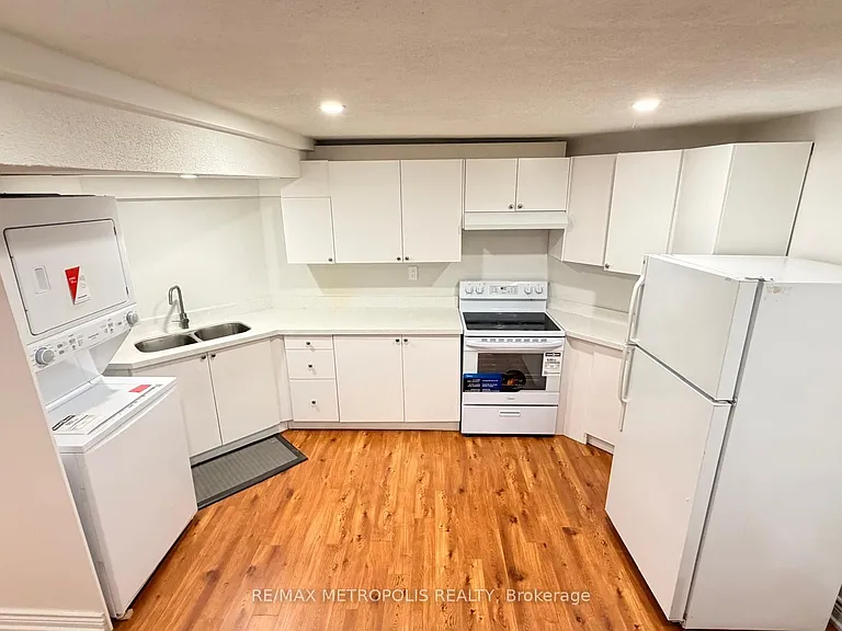 216 Gwendolyn St #BASEMENT — Photo 4