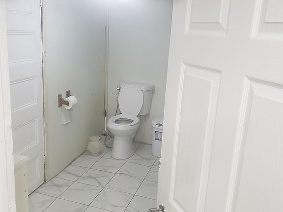 5th image of 18 Van Wagenen Ave