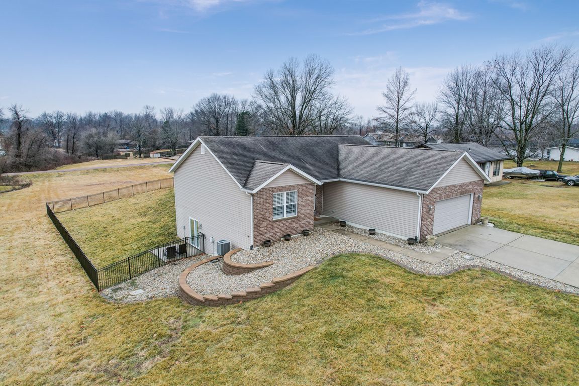 1306 Carribean Dr, Edwardsville, IL 62025 MLS 24002713 Zillow