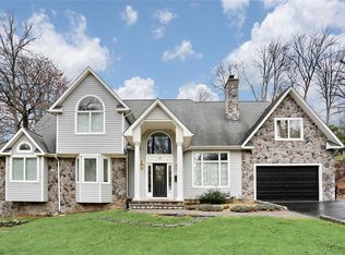 13 Moriah Ln, Suffern, NY 10901