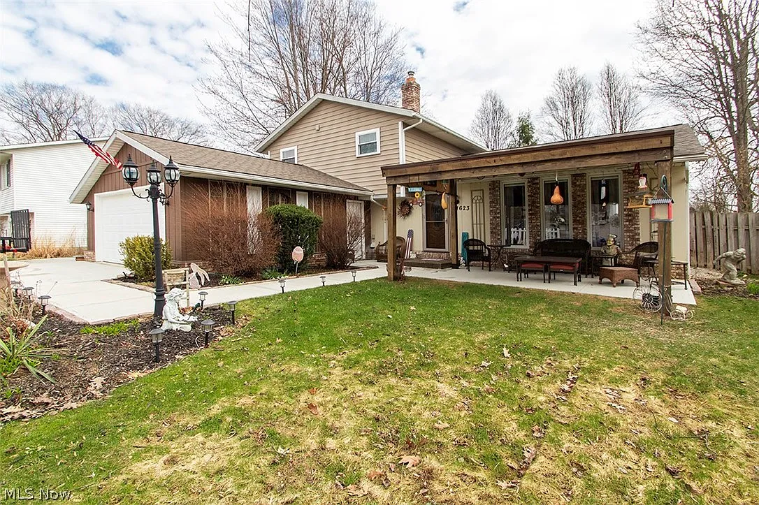 1623 Devonshire Dr photo 1