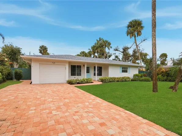 725 Dahlia Ln, Vero Beach, FL 32963
