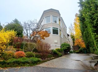 8035 SE 33rd Pl APT 4, Mercer Island, WA 98040