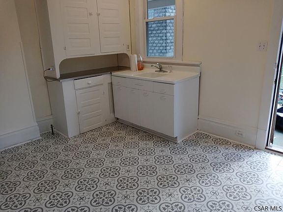 4th image of 548 Ferndale Ave