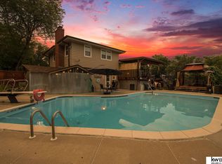 11305 Arbor St, Omaha, NE 68144