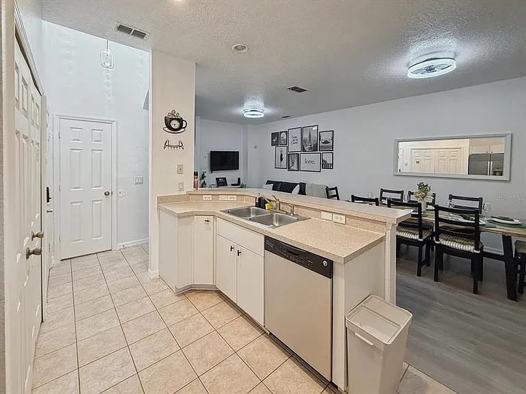 1302 S Beach Cir — Photo 7