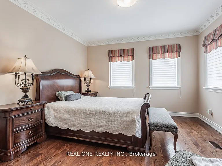 15 Royal Oak Dr — Photo 14