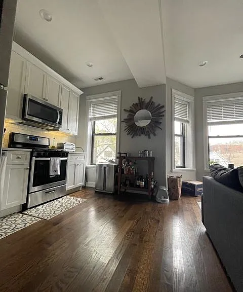 2441 W Thomas St #2N — Photo 5