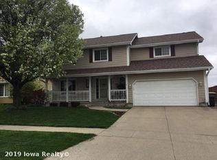 1211 N 7th St, Indianola, IA 50125