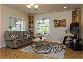 3rd image of 360 Meadow Ln