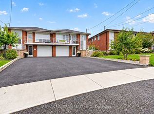 26 Brubeck Rd, Toronto, ON M9M1W7