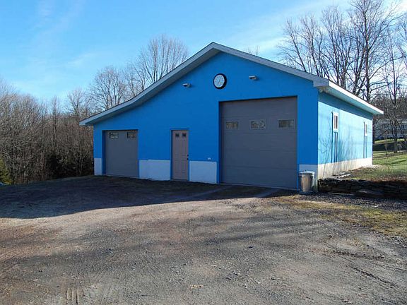 4th image of 366 Laurel Dr