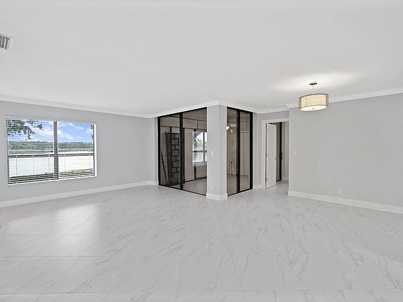 5th image of 2837 Carambola Cir S #19108