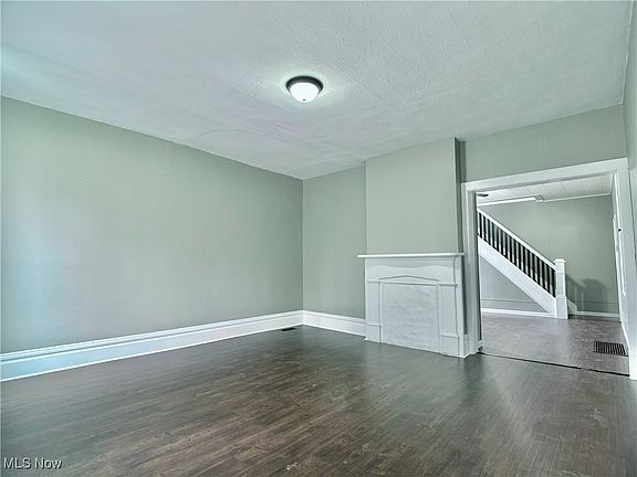 2nd image of 1341 Sharon Ave