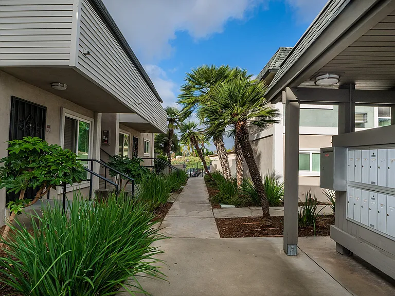 Serena Vista Apartment Homes — Photo 11