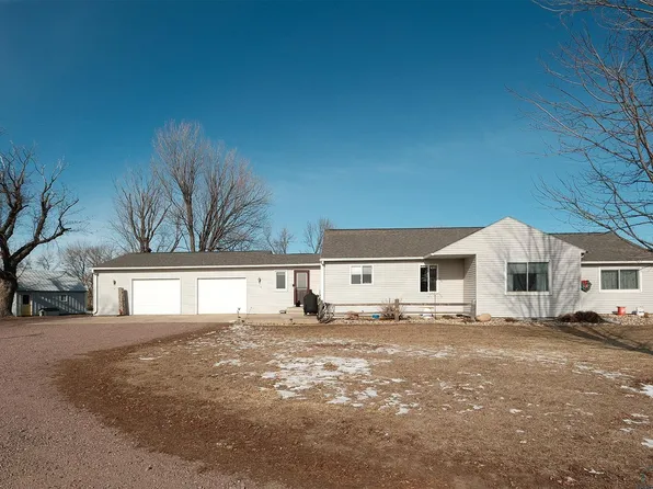 3585 Ironwood Ave, Orange City, IA 51041