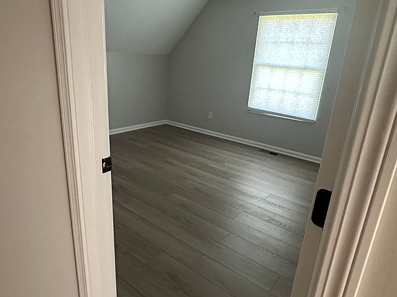 5th image of 24716 Grove Pond Way
