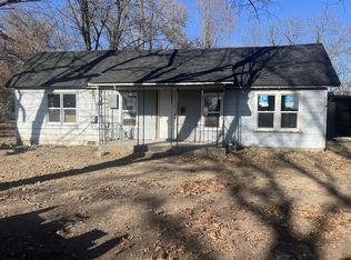 610 W 10th St, Lamar, MO 64759