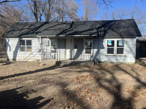 610 W 10th St, Lamar, MO 64759