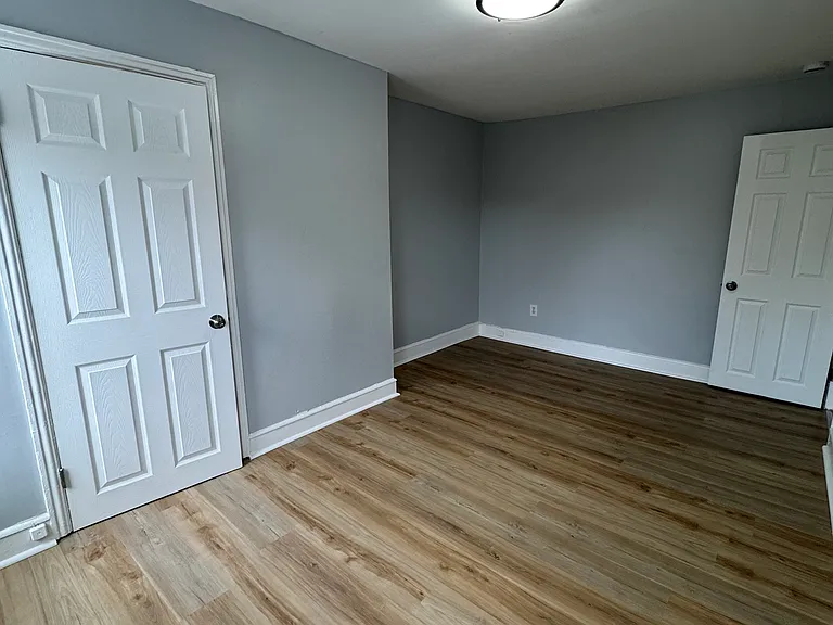 111 Henry St — Photo 11