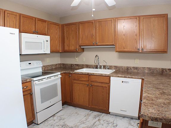4th image of 205 E Price St Unit 202