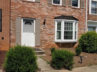 5530 Kendrick Ln, Burke, VA 22015