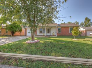 1396 E 143rd St, Glenpool, OK 74033
