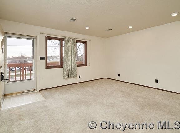 5th image of 230 E Carlson St