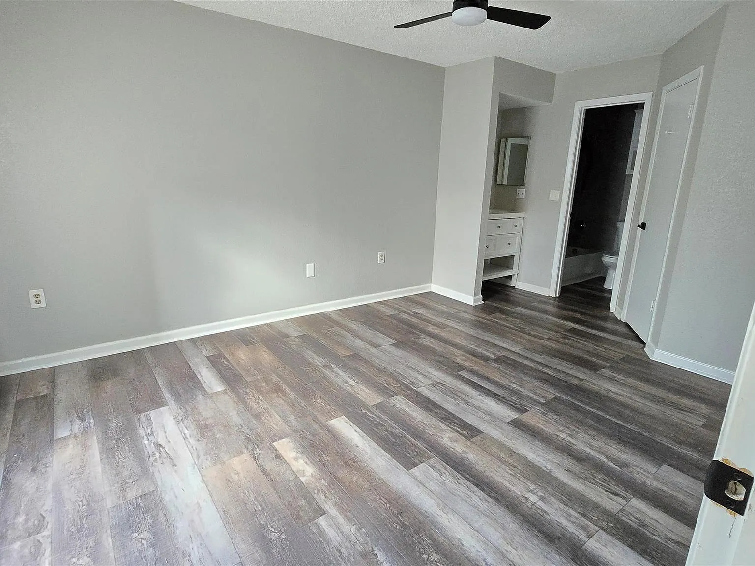 2 bed, 2.0 bath, 912 sqft, $1,500 — Photo 3