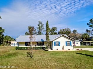 112 W CAMELOT Drive, Palatka, FL 32177