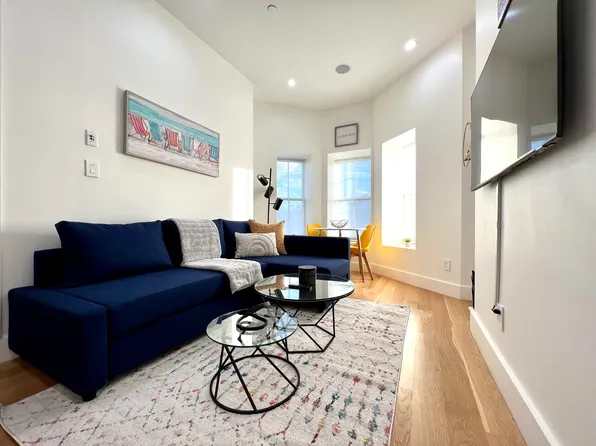 317 Winthrop St #3A, Brooklyn, NY 11225