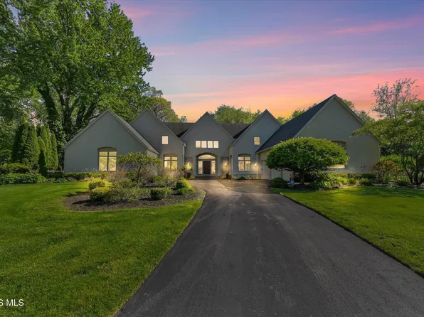 7303 Copperwood Ln, Sylvania, OH 43560