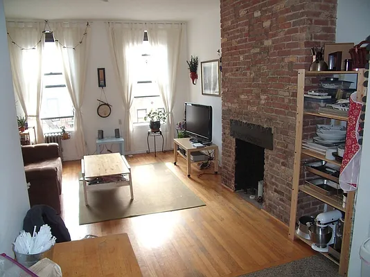 Rented by Warren T Real Estate Corp. | media 16