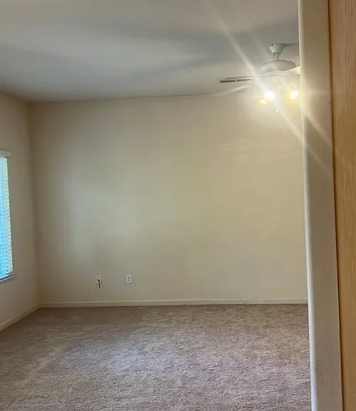 689 Gateway Cir — Photo 6