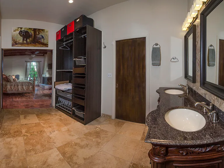 6900 N Highlands Dr — Photo 23