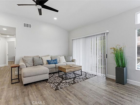 3rd image of 8070 E Oak Ridge Cir