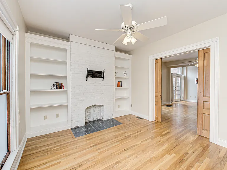 237 E Saint Joseph St — Photo 7