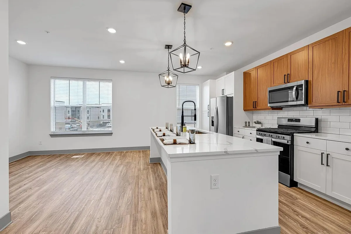 Building Photo - 8871 Meridian Trl
