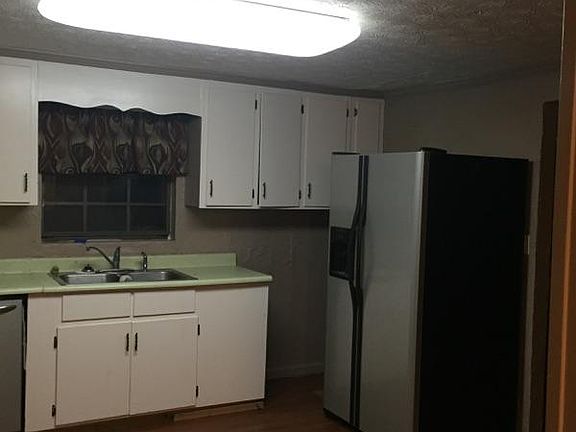 2nd image of 204 W 10th St