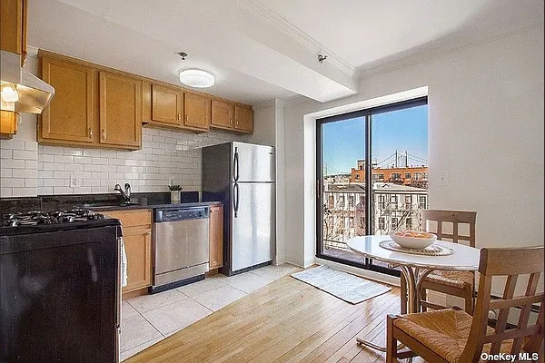 Rented by Century 21 American Homes | media 12