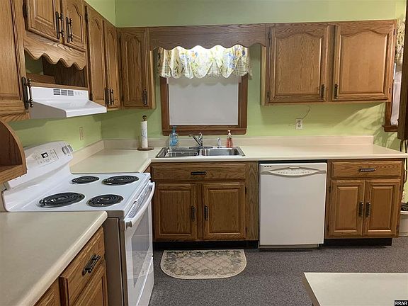 4th image of 2169 Evergreen St