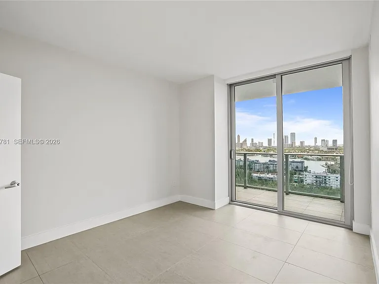 16385 Biscayne Blvd #1919 — Photo 18