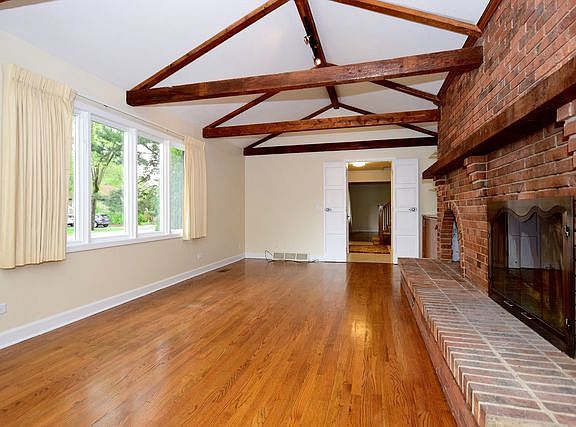 4th image of 156 E Grantley Ave