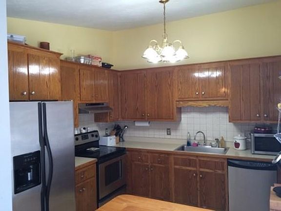 4th image of 8 Marjorie Dr
