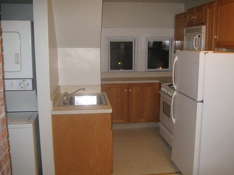 2nd image of 201-203 Lillian Ave.