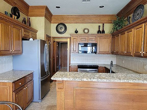 5th image of 2825 SW 107th St